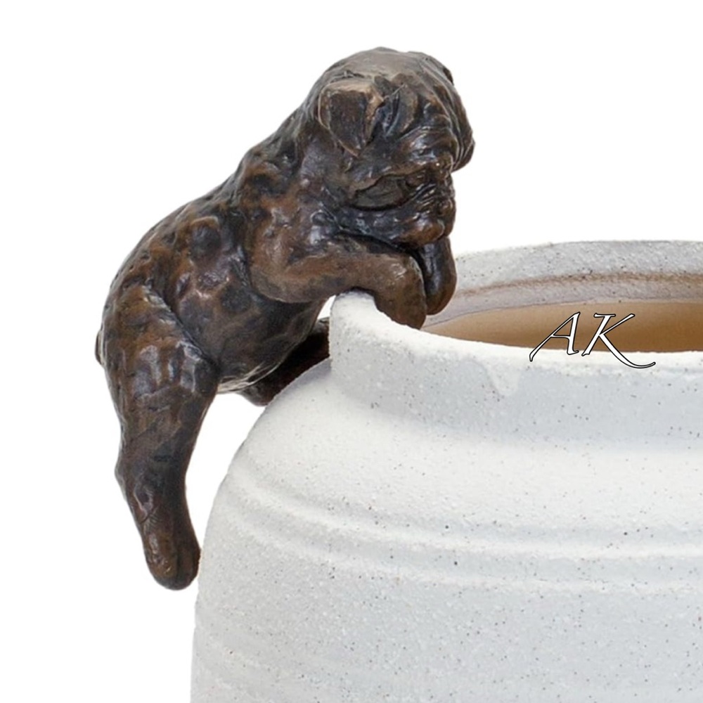 Bulldog Plant Hanger